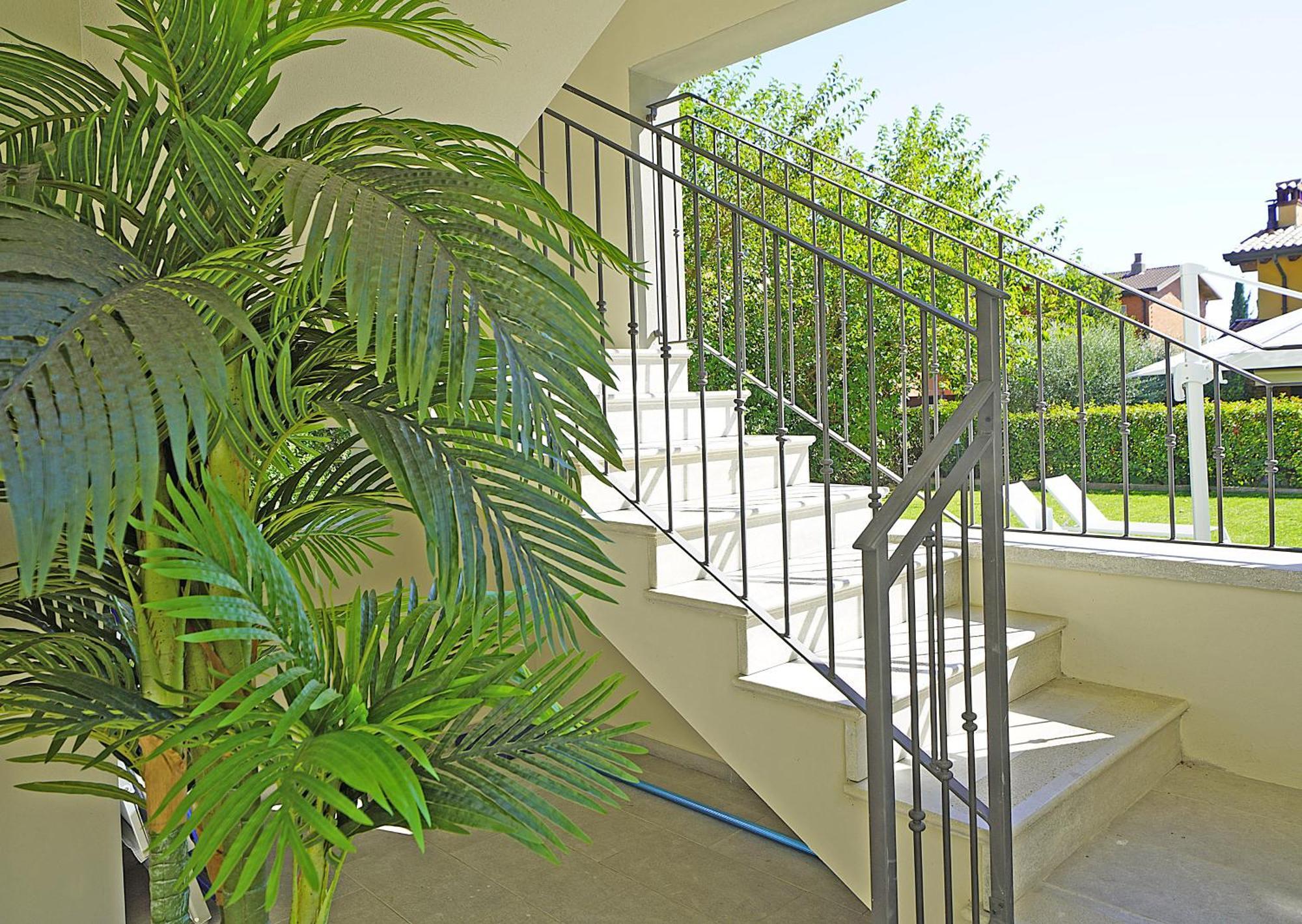 Villa Caterina Apartments By Wonderful Italy Дезенцано-дель-Гарда Екстер'єр фото