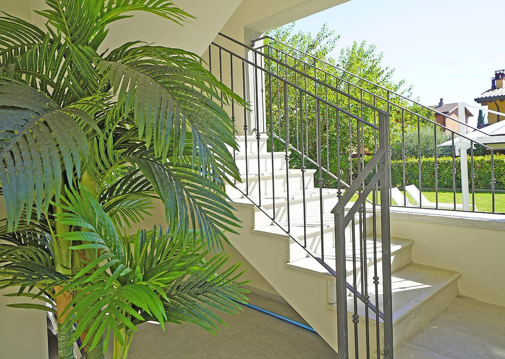 Villa Caterina Apartments By Wonderful Italy Дезенцано-дель-Гарда Екстер'єр фото