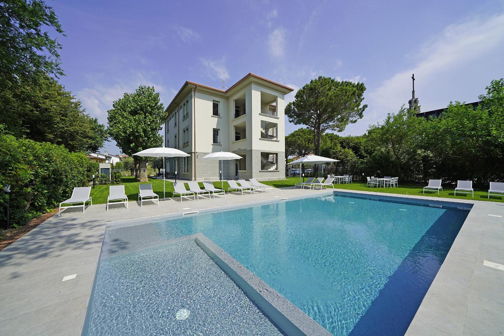 Villa Caterina Apartments By Wonderful Italy Дезенцано-дель-Гарда Екстер'єр фото