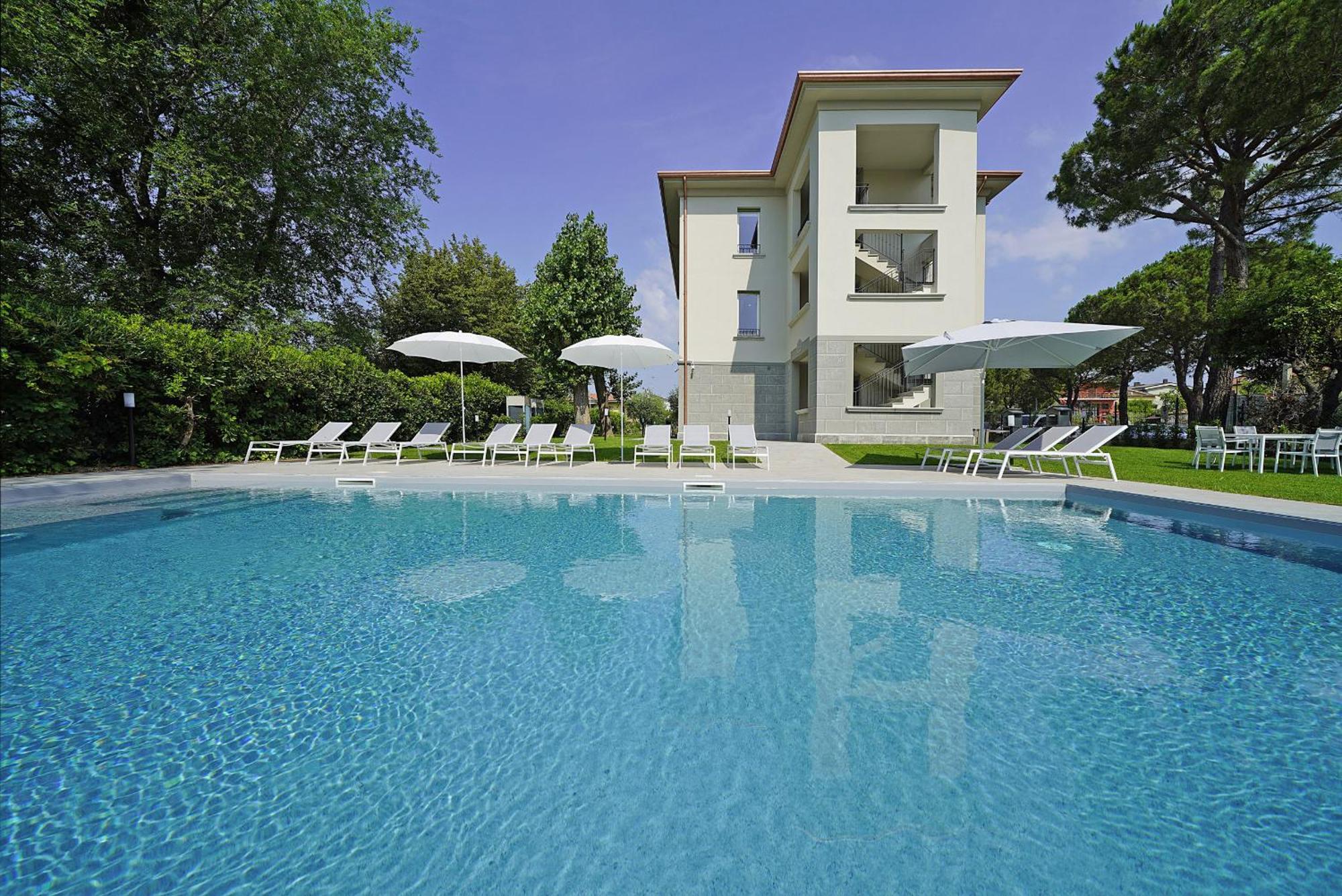 Villa Caterina Apartments By Wonderful Italy Дезенцано-дель-Гарда Екстер'єр фото
