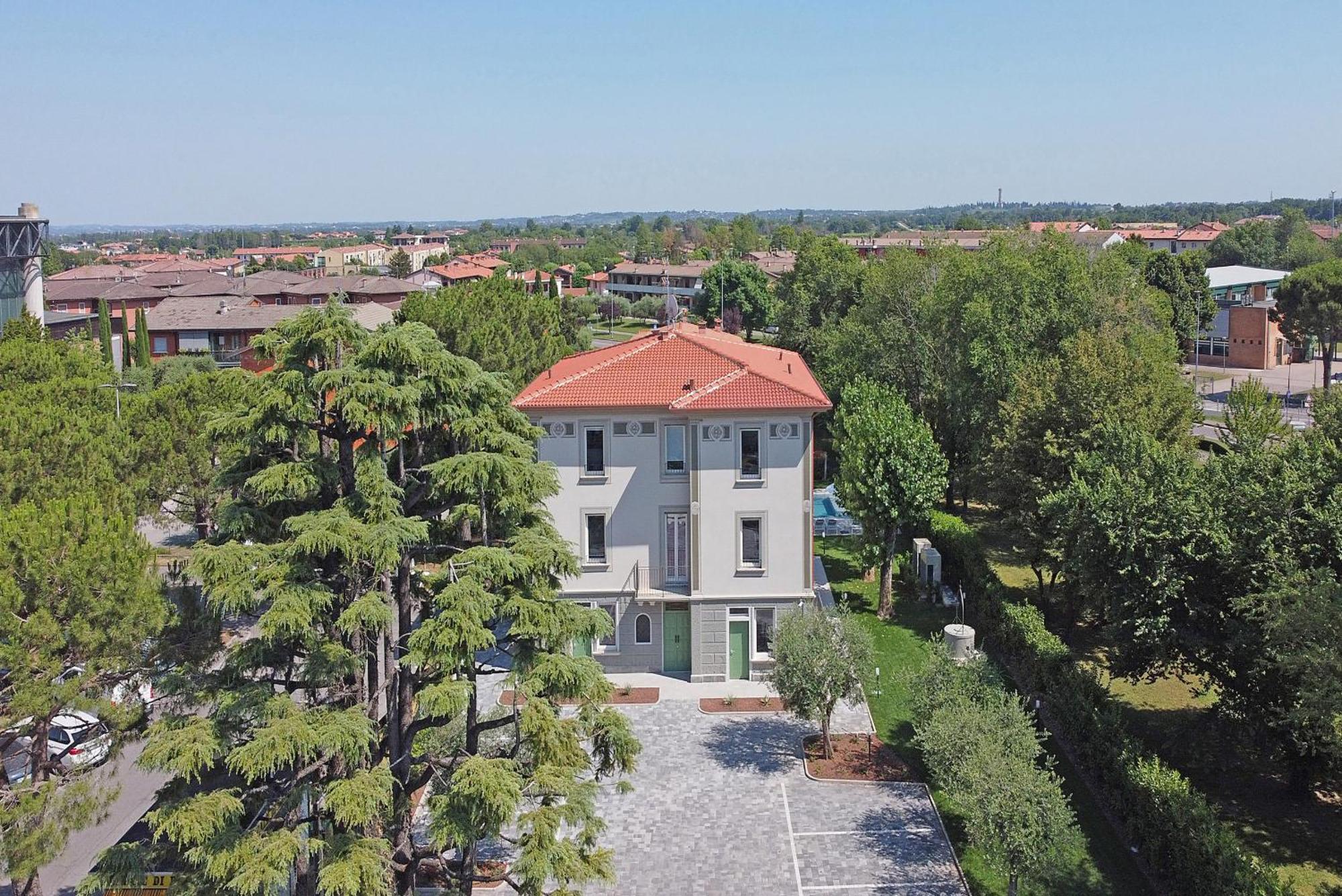 Villa Caterina Apartments By Wonderful Italy Дезенцано-дель-Гарда Екстер'єр фото