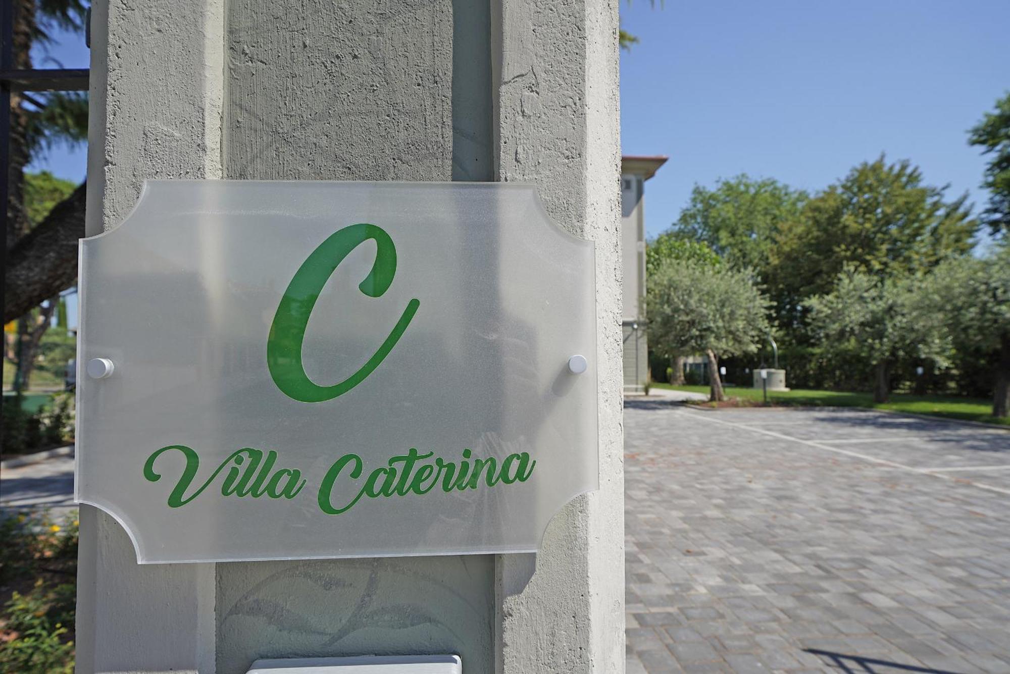 Villa Caterina Apartments By Wonderful Italy Дезенцано-дель-Гарда Екстер'єр фото