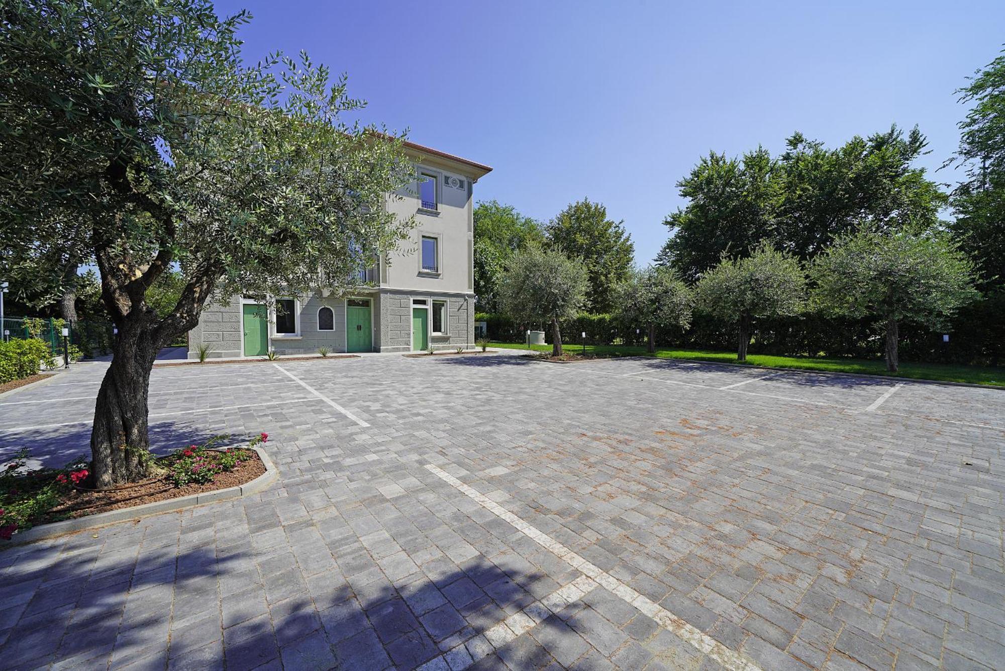 Villa Caterina Apartments By Wonderful Italy Дезенцано-дель-Гарда Екстер'єр фото