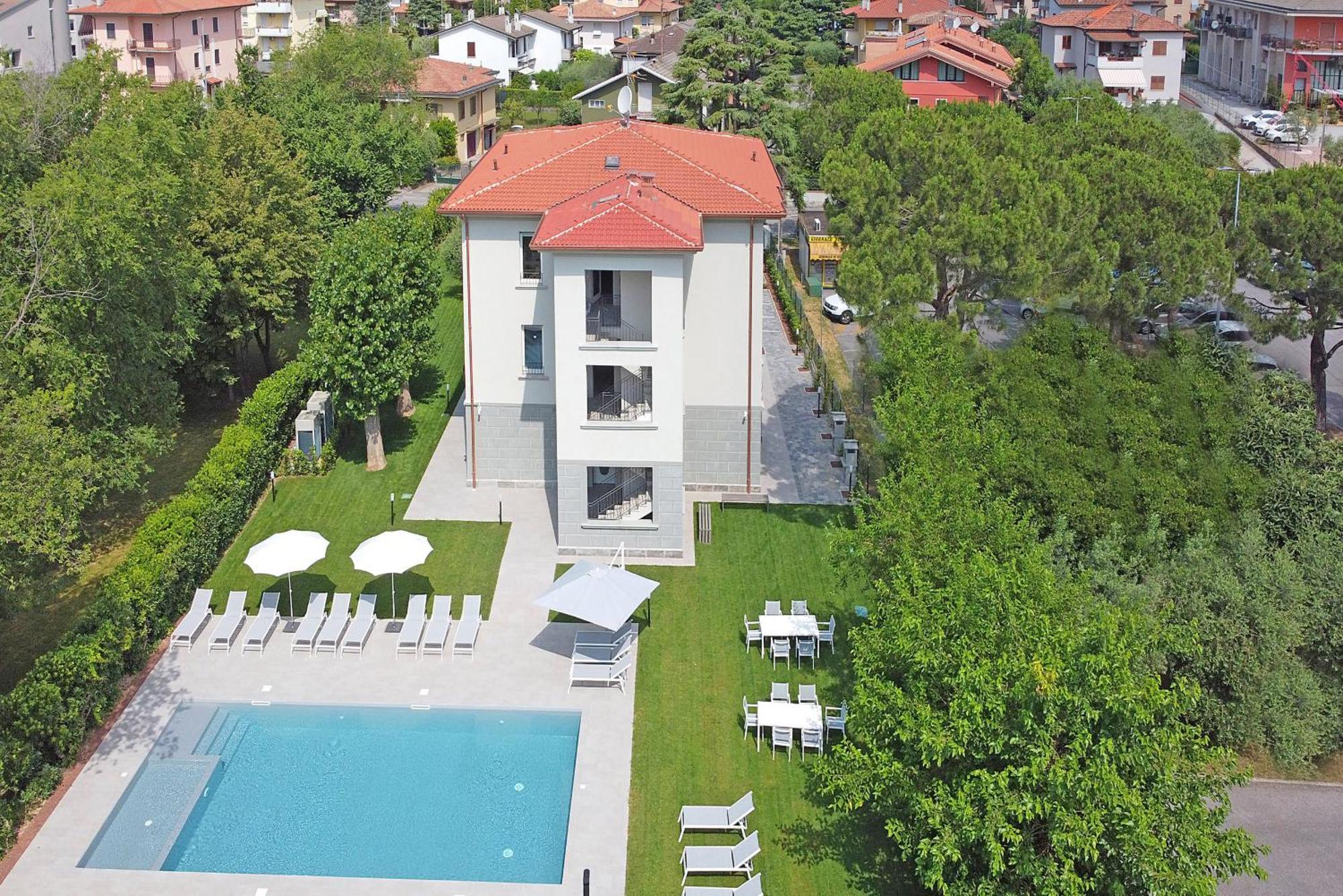 Villa Caterina Apartments By Wonderful Italy Дезенцано-дель-Гарда Екстер'єр фото