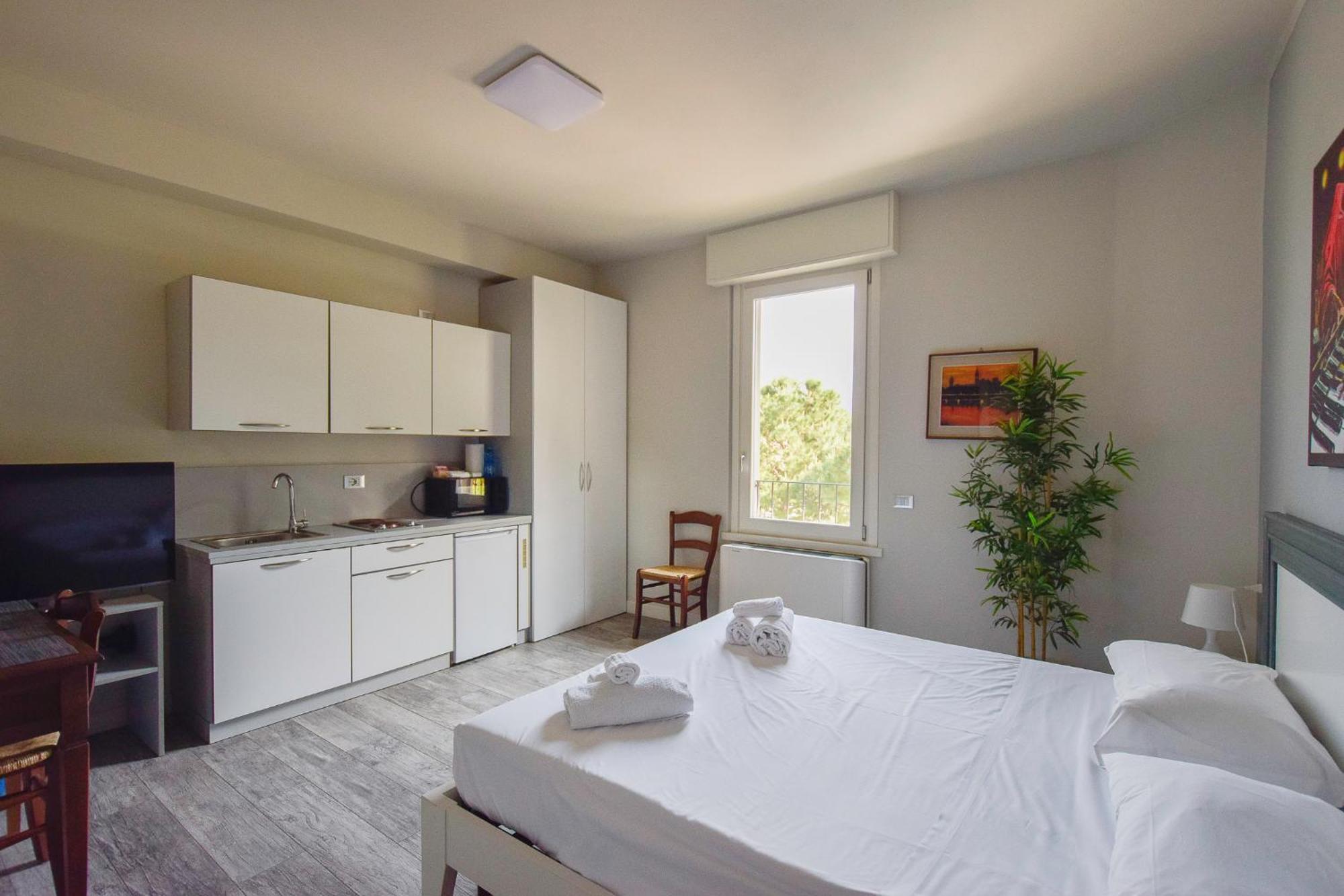 Villa Caterina Apartments By Wonderful Italy Дезенцано-дель-Гарда Екстер'єр фото